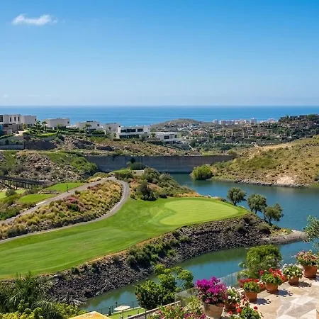 Con Jacuzzi Y Piscina En Salobre Golf Сasa de vacaciones
